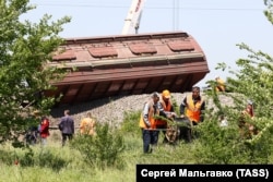 На месте схода вагонов с рельсов на перегоне Симферополь–Севастополь, 18 мая 2023 года