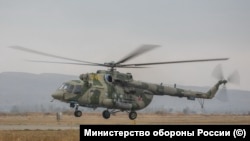 Вертолет Ми-8 российских ВВС