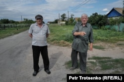 Поляк ұлтының өкілдері Иван (сол жақта) және пан Карчинский. Солтүстік Қазақстан облысы Озёрное ауылы, 20шілде, 2024 жыл.