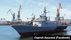 Церемония спуска на воду малого ракетного корабля проекта 22800 «Циклон» на судостроительном заводе «Залив». Керчь, Крым, 2020 год