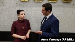 Екатерина Муранова вместе с адвокатом Робертом Осяном