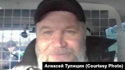 Алексей Тупицин в автозаке после задержания на митинге 21 апреля 2021 года